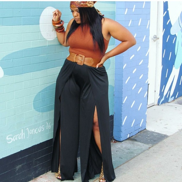 Pants - 🎉sexy pants w/ splits🎉